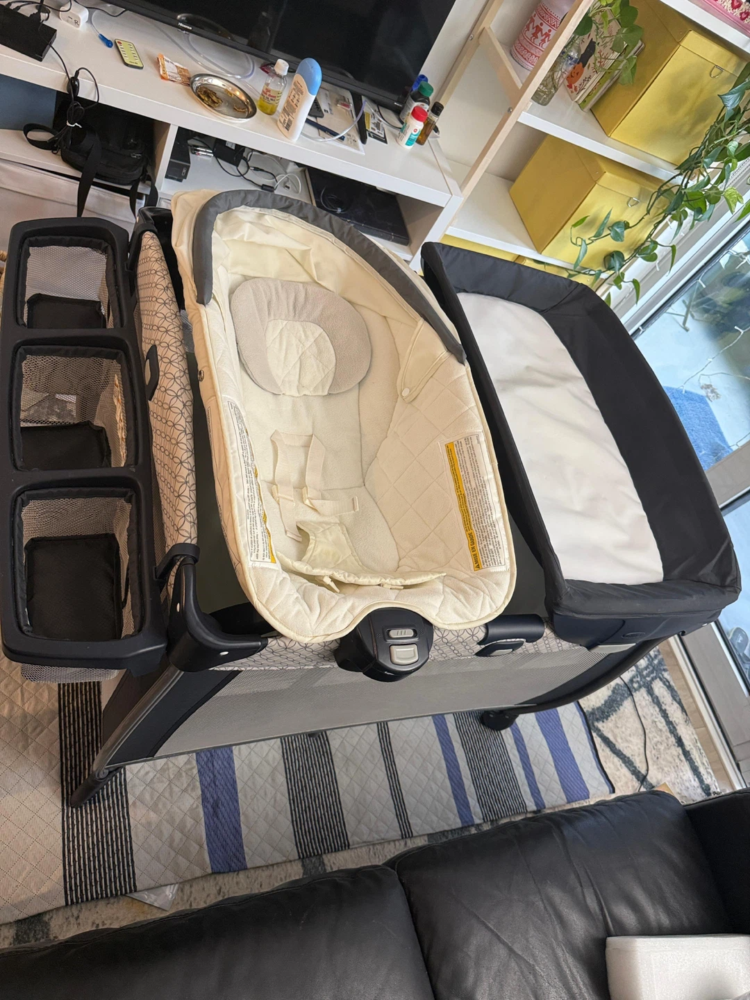 Portable Graco Multi Utility Bassinet/ Play yard