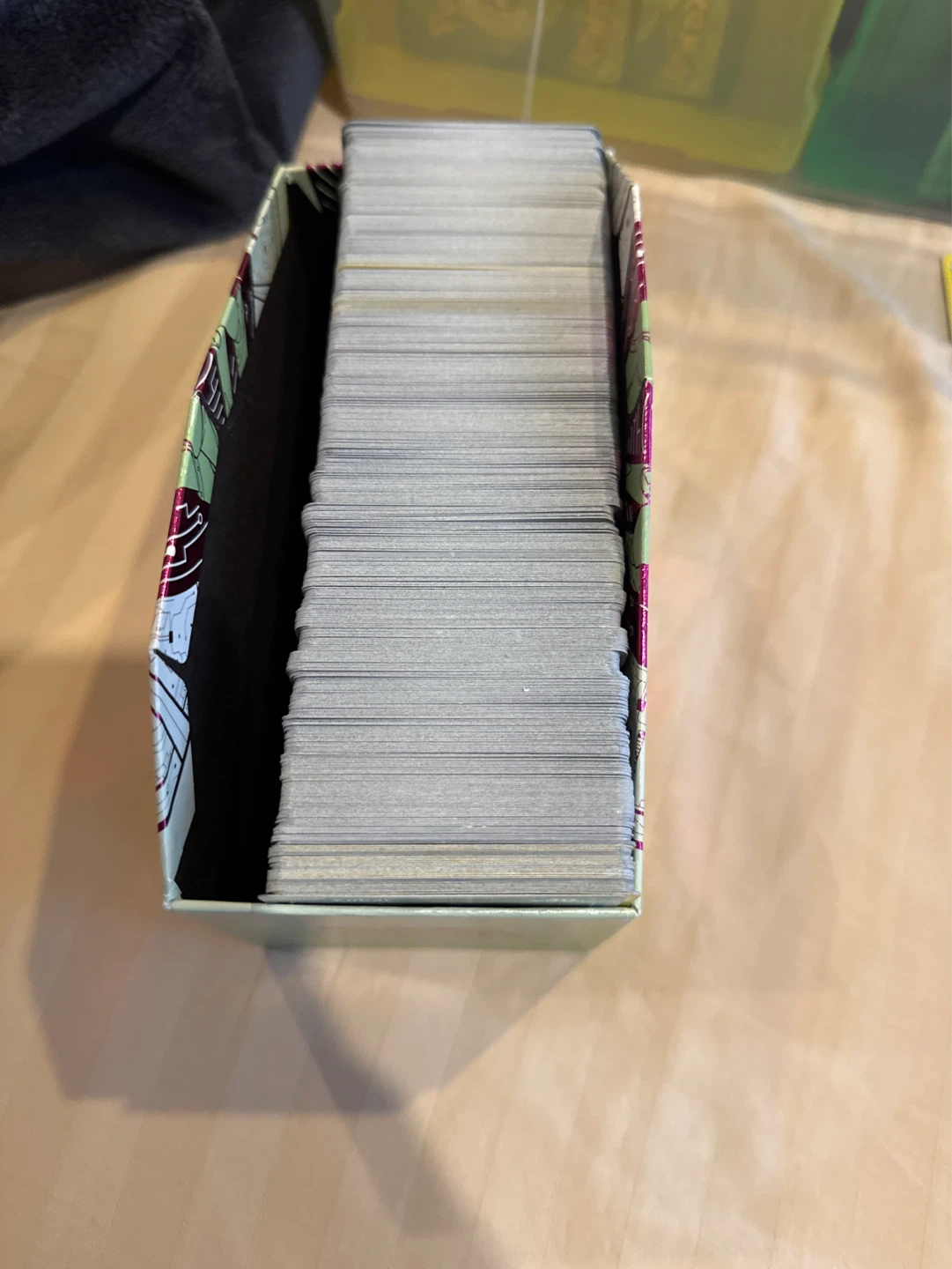 Etb filled with Pokémon bulk