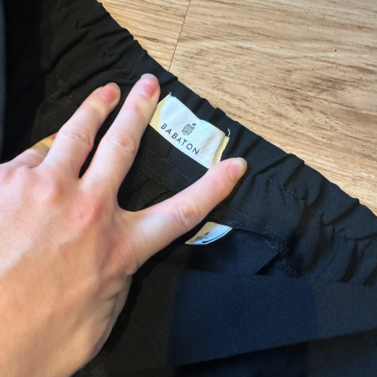 Babaton Black Cropped Pants Size 6 - photo 3