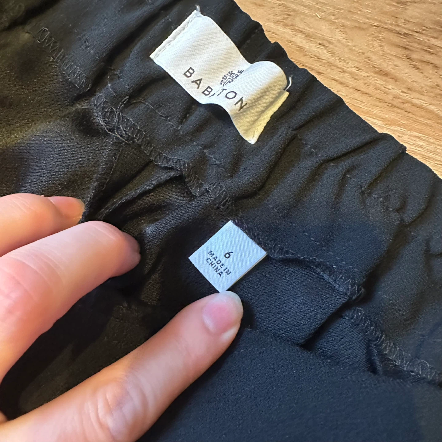 Babaton Black Cropped Pants Size 6 - photo 4