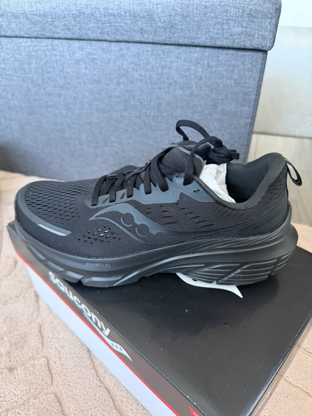 Saucony Guide 18 Triple Black Running Shoes - Men's Size 8
