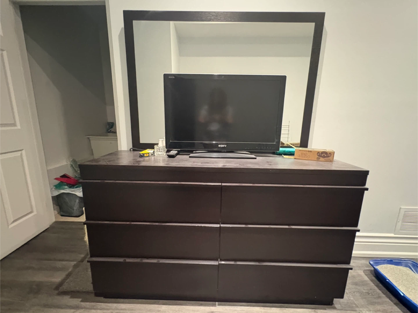 Dark Brown 6-Drawer Dresser with Mirror