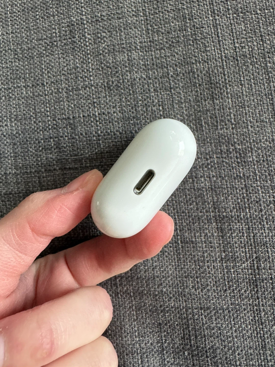 Apple AirPods (2nd Gen) Charging Case with Earbuds - photo 4