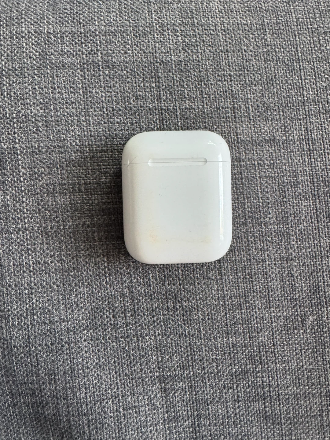 Apple AirPods (2nd Gen) Charging Case with Earbuds