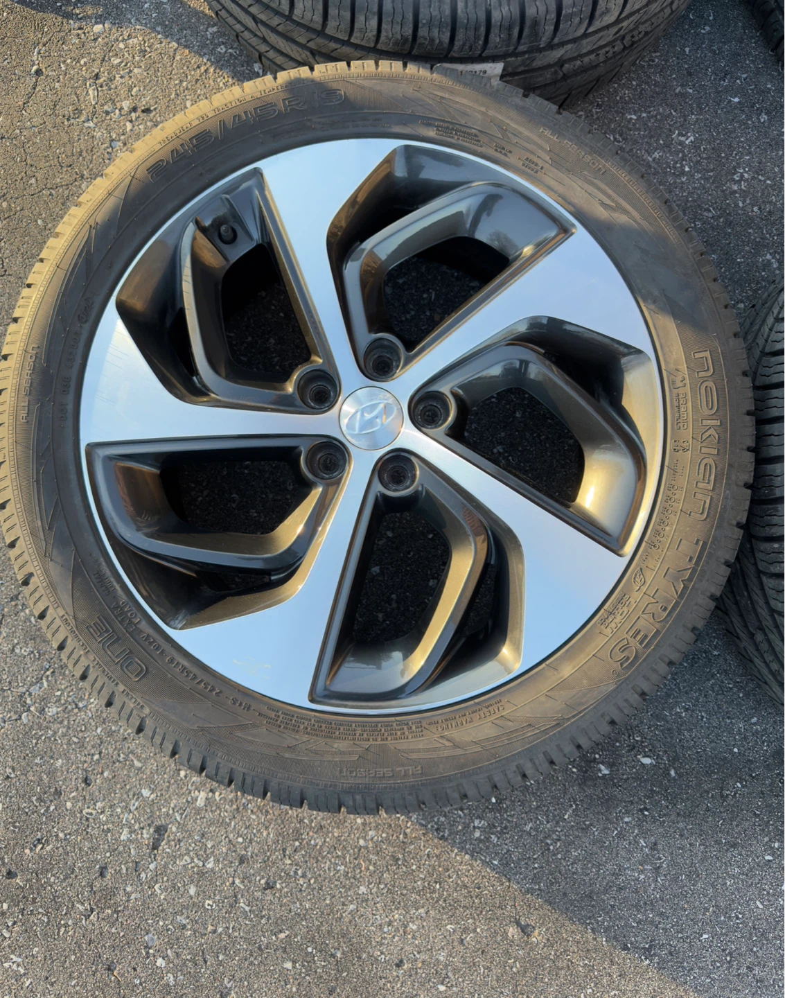 All Season Tire 245/45/R19 on hyundai Rims