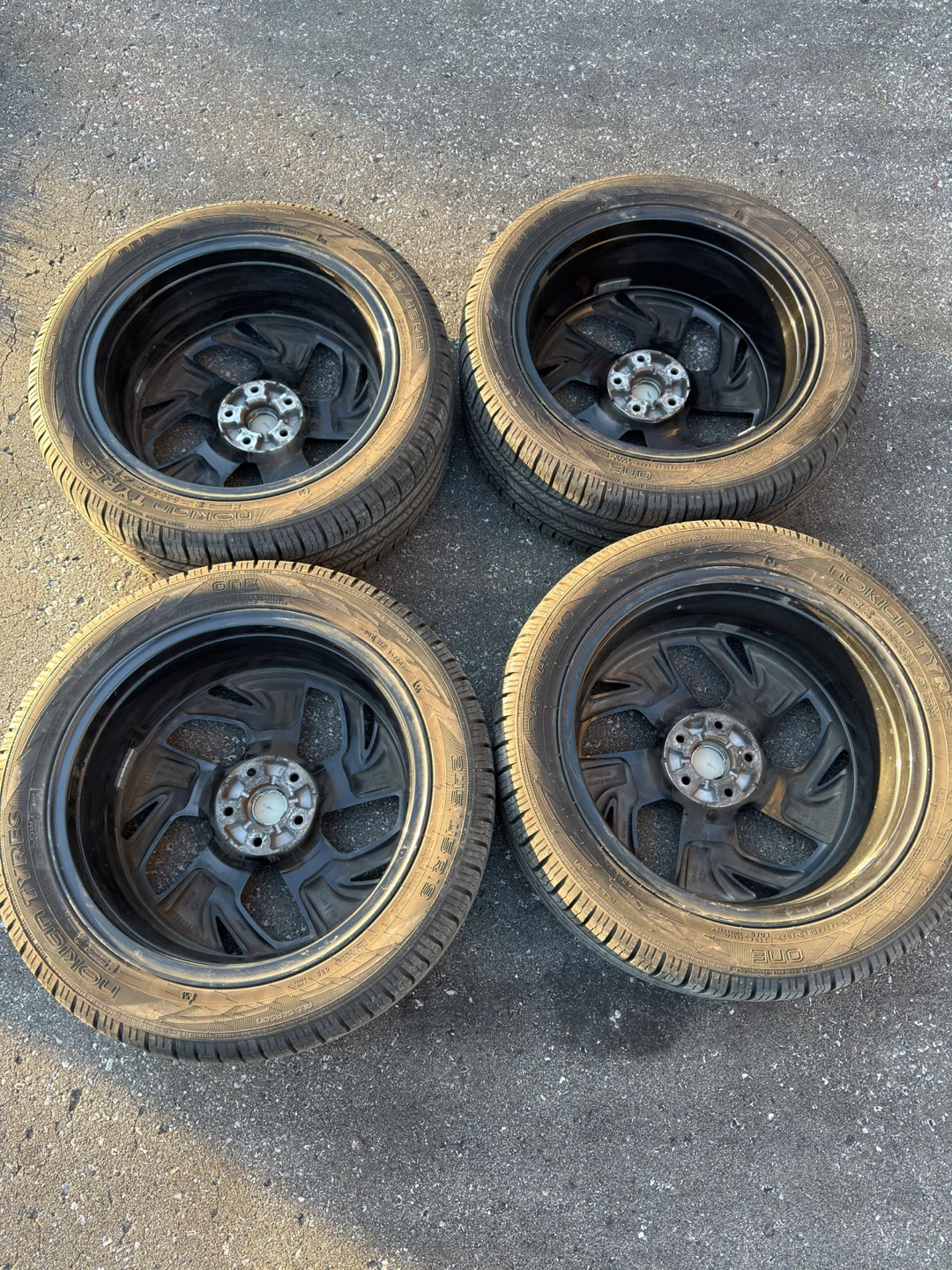 All Season Tire 245/45/R19 on hyundai Rims - photo 3