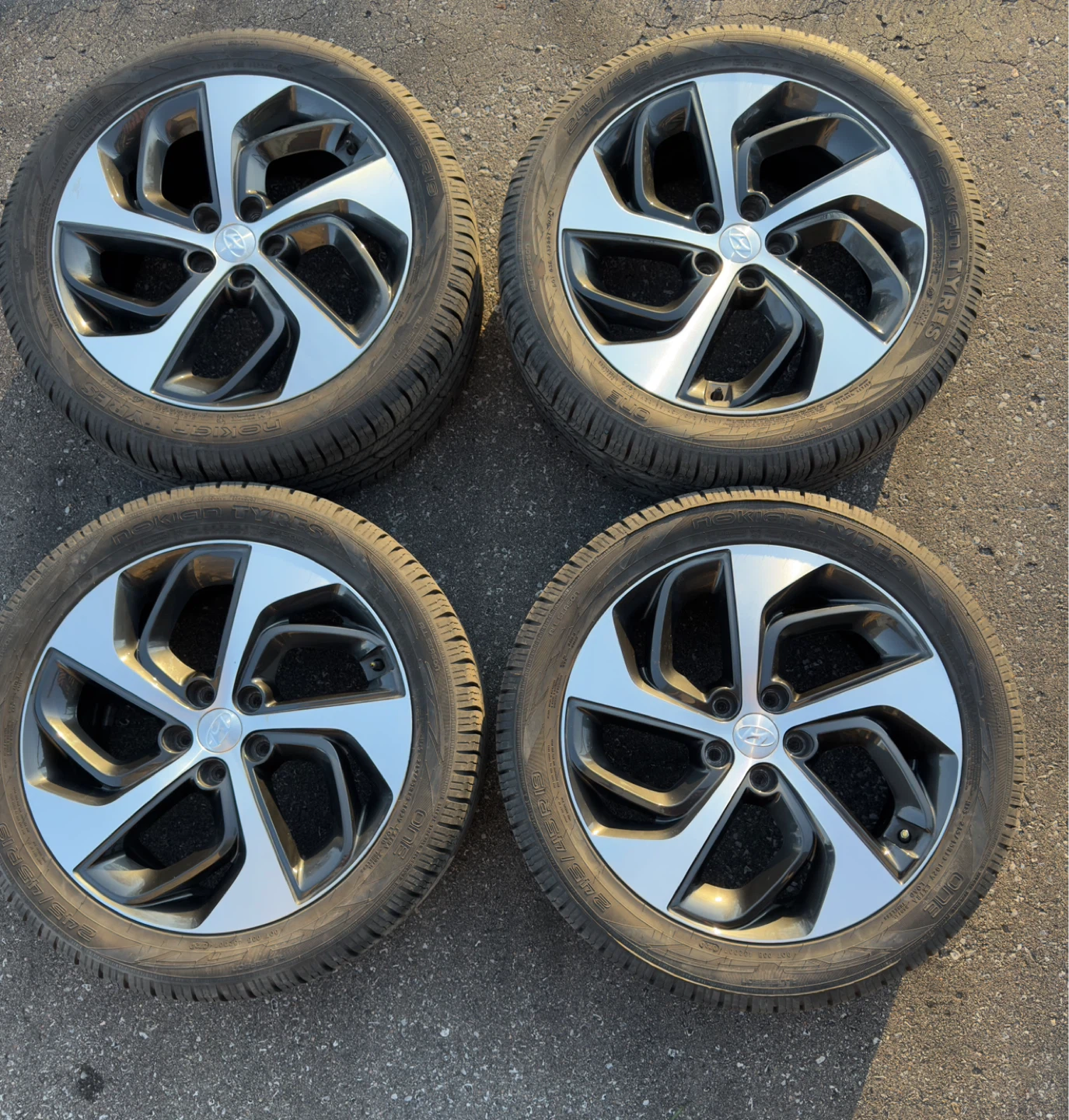 All Season Tire 245/45/R19 on hyundai Rims - photo 2