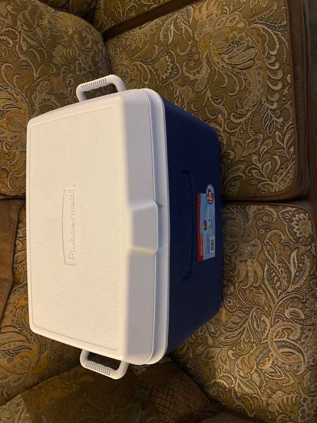 Rubbermaid 68 qt Cooler - photo 3