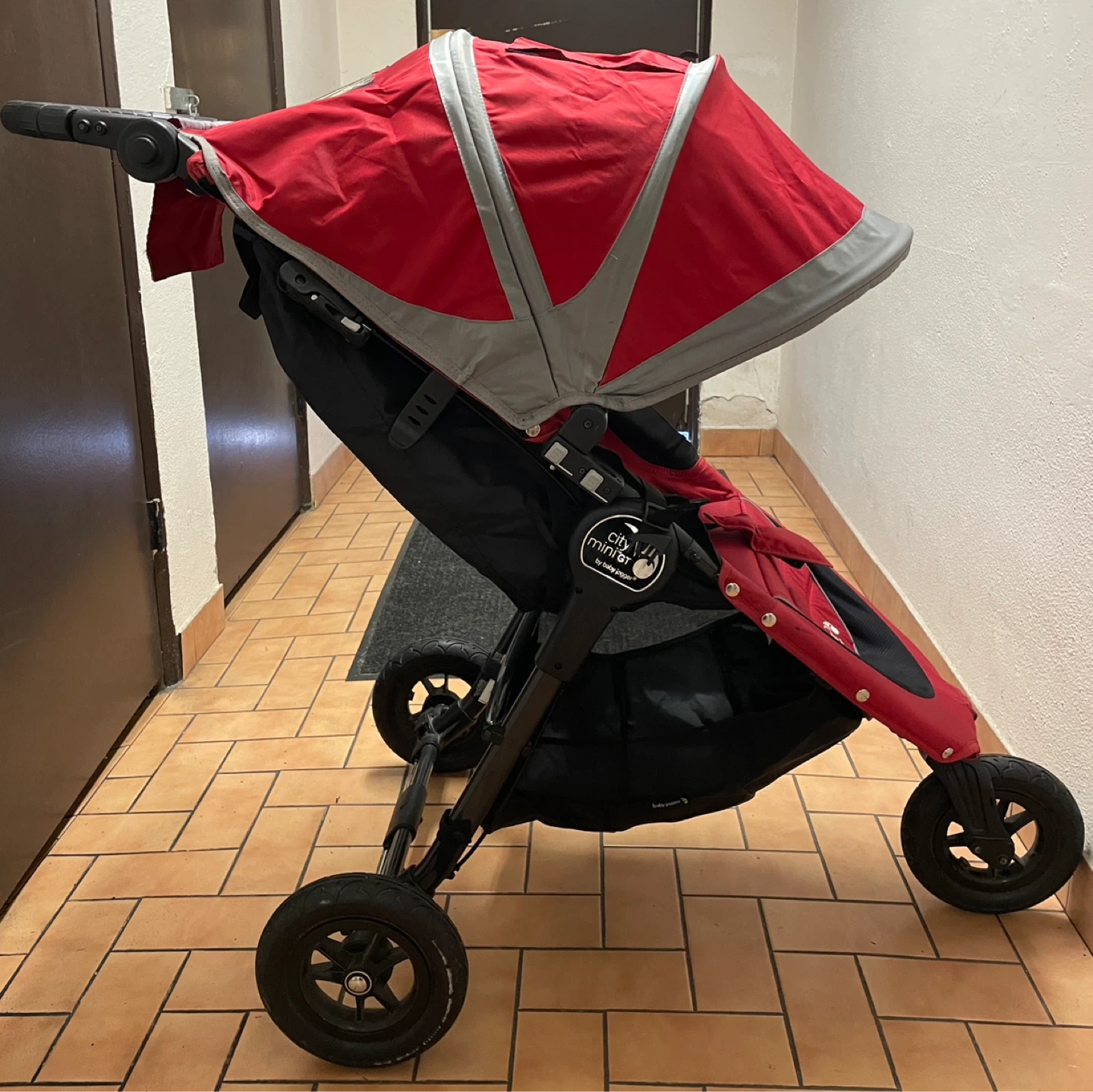 Baby Jogger City Mini GT Stroller - Red with stroller Bag - photo 3