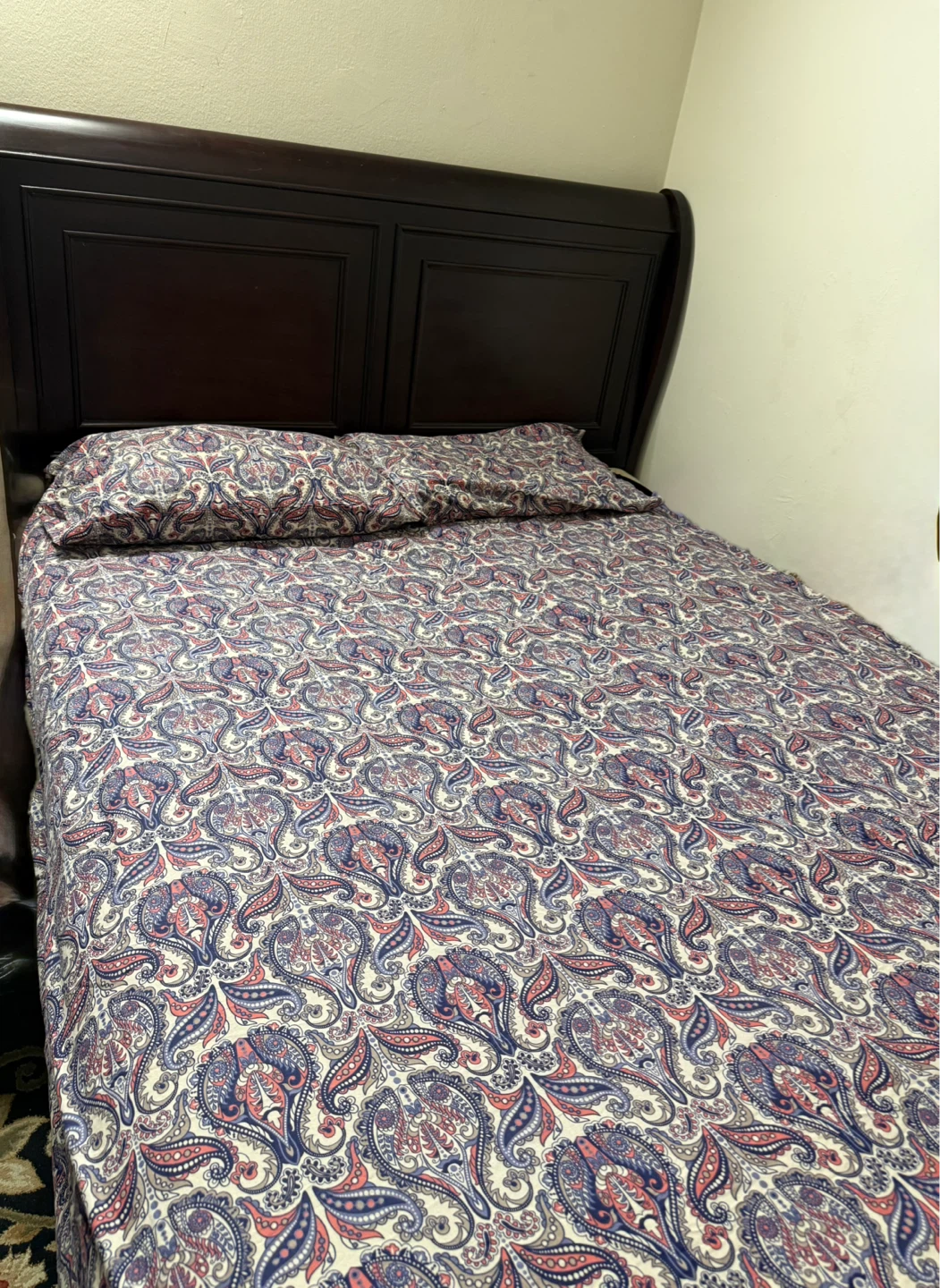 Bobs Dark Wood Queen Bed Frame with adjustable base. 🌱