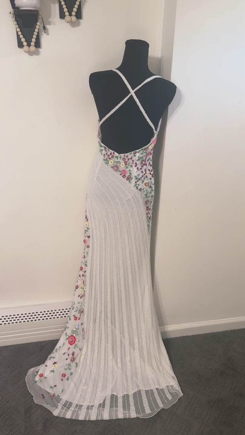 White Beaded Floral Evening Gown - Size 8 - photo 5