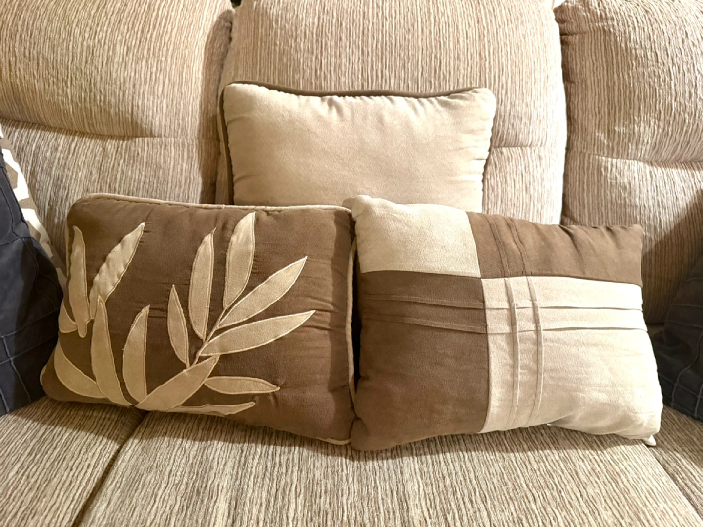Set of 3 Decorative Throw Pillows/ cushions - photo 4