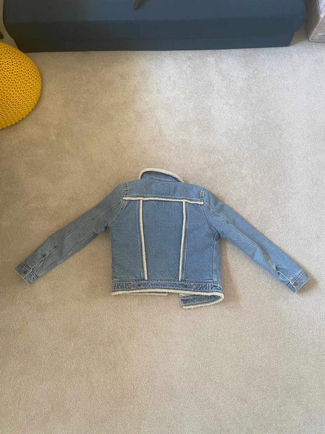 Vintage Levi's Sherpa Lined Denim Trucker Jacket - photo 4