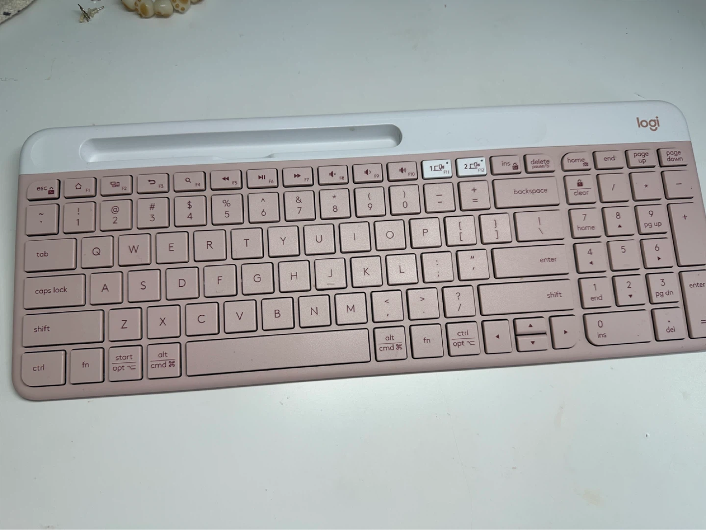Logi wireless Bluetooth Keyboard - Pink