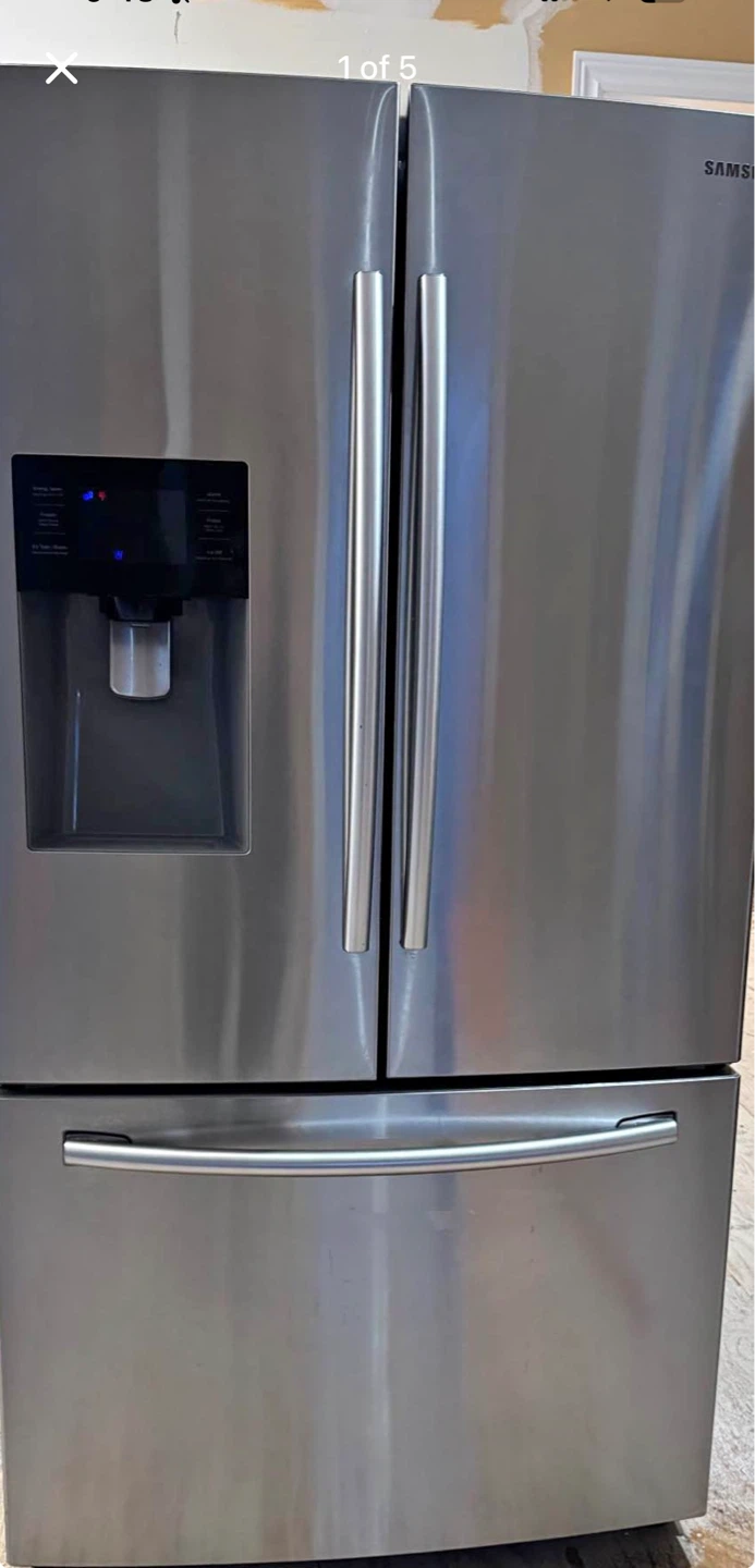 Samsung double Door Refrigerator with Ice and Water Dispenser