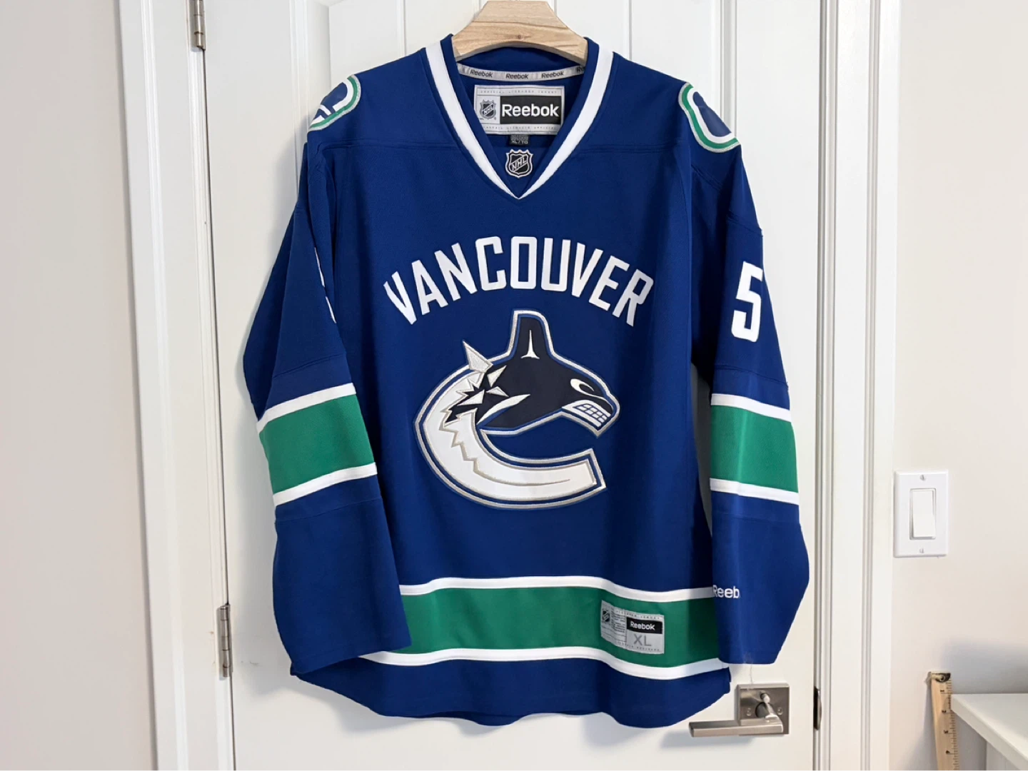 Authentic Reebok Canucks Jason Garrison Autograph Jersey XL - photo 5