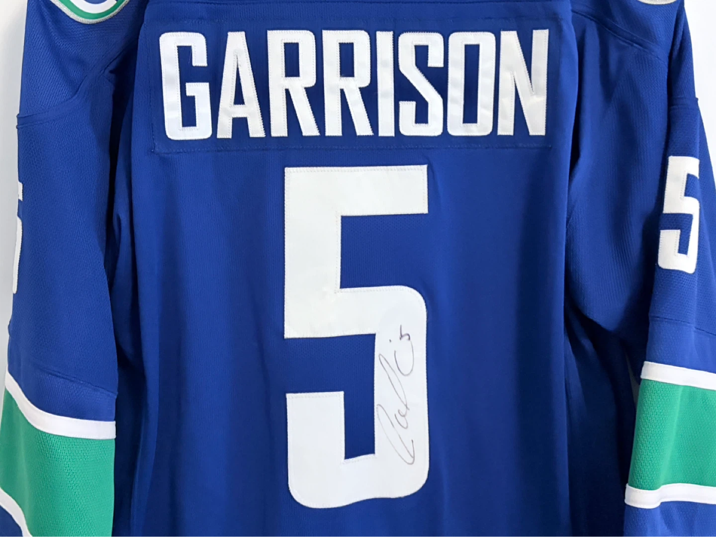 Authentic Reebok Canucks Jason Garrison Autograph Jersey XL - photo 2