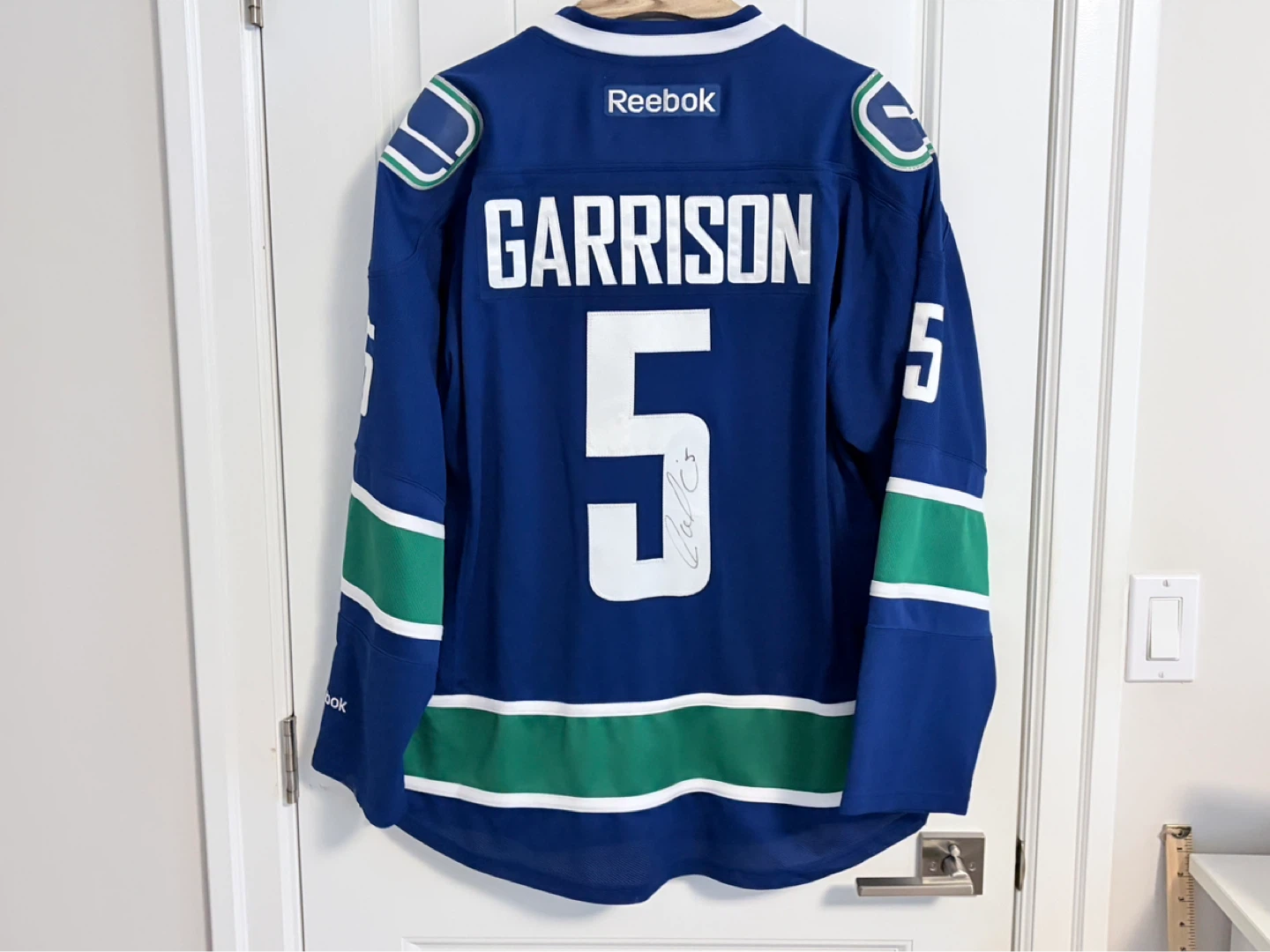 Authentic Reebok Canucks Jason Garrison Autograph Jersey XL