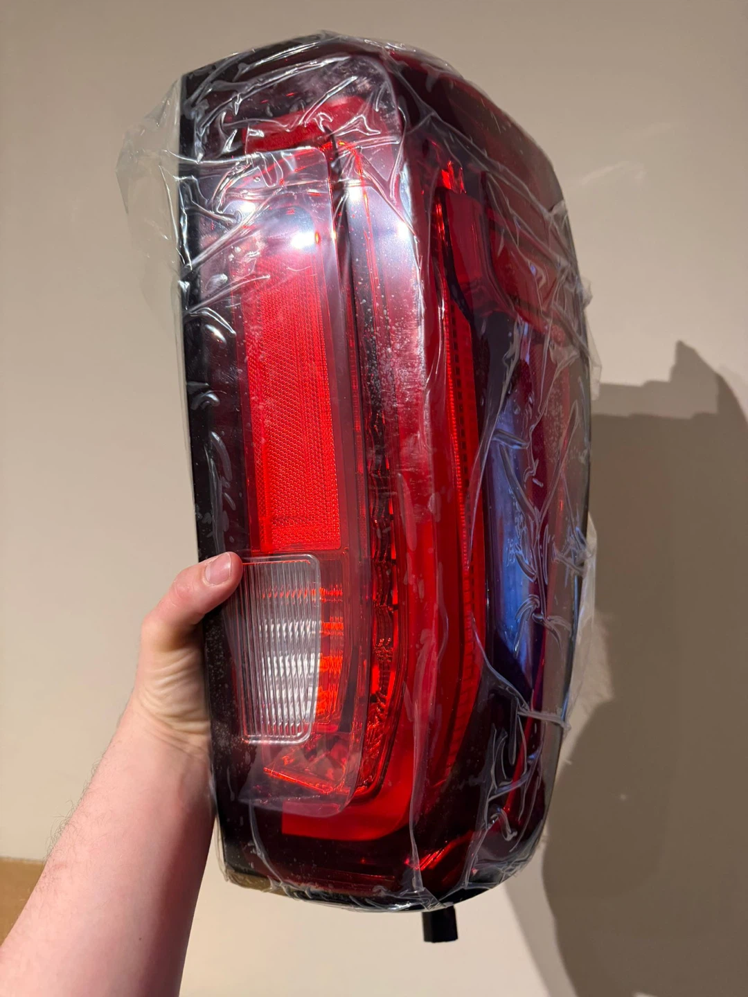 Passenger Side Tail Light for GMC Sierra - photo 2
