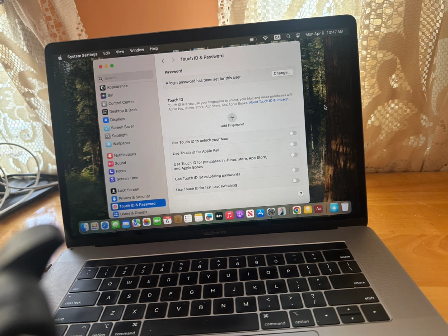 Apple MacBook Pro (15-inch, 2018) - photo 4