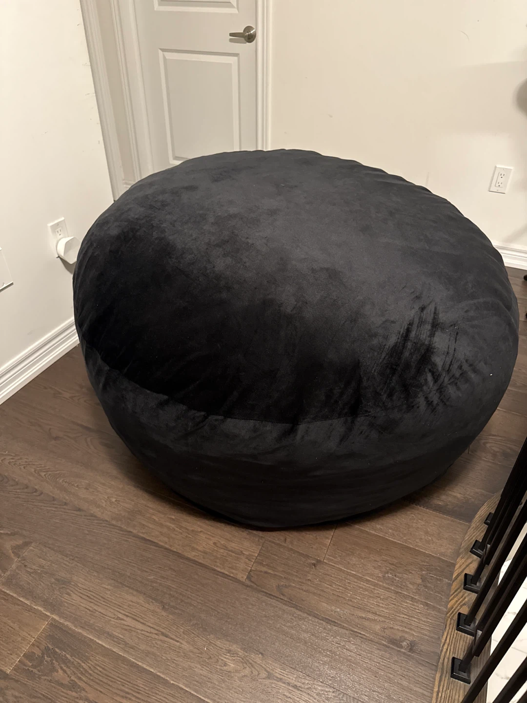Black Velvet Round Bean Bag Chair
