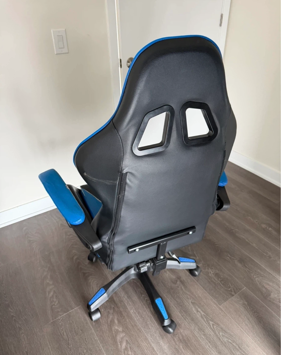 Gaming Chair - Black and Blue 🌱 - photo 2