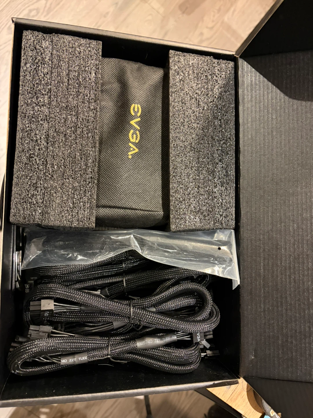 EVGA SuperNOVA 850 G3 Power Supply - photo 3