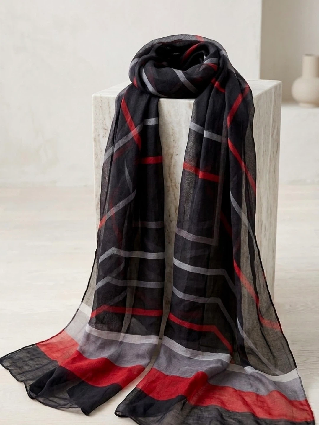 New Reflessi Black Scarf Red & Gray