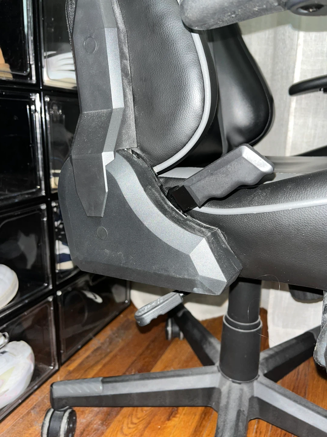 GTRACING Gaming Chair / Black (Good Condition) - photo 3