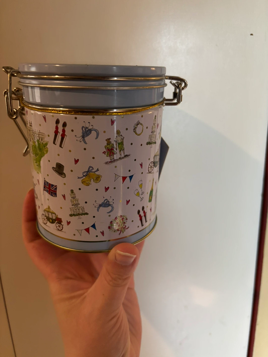 🌱 Royal Wedding Commemorative Tin - photo 2