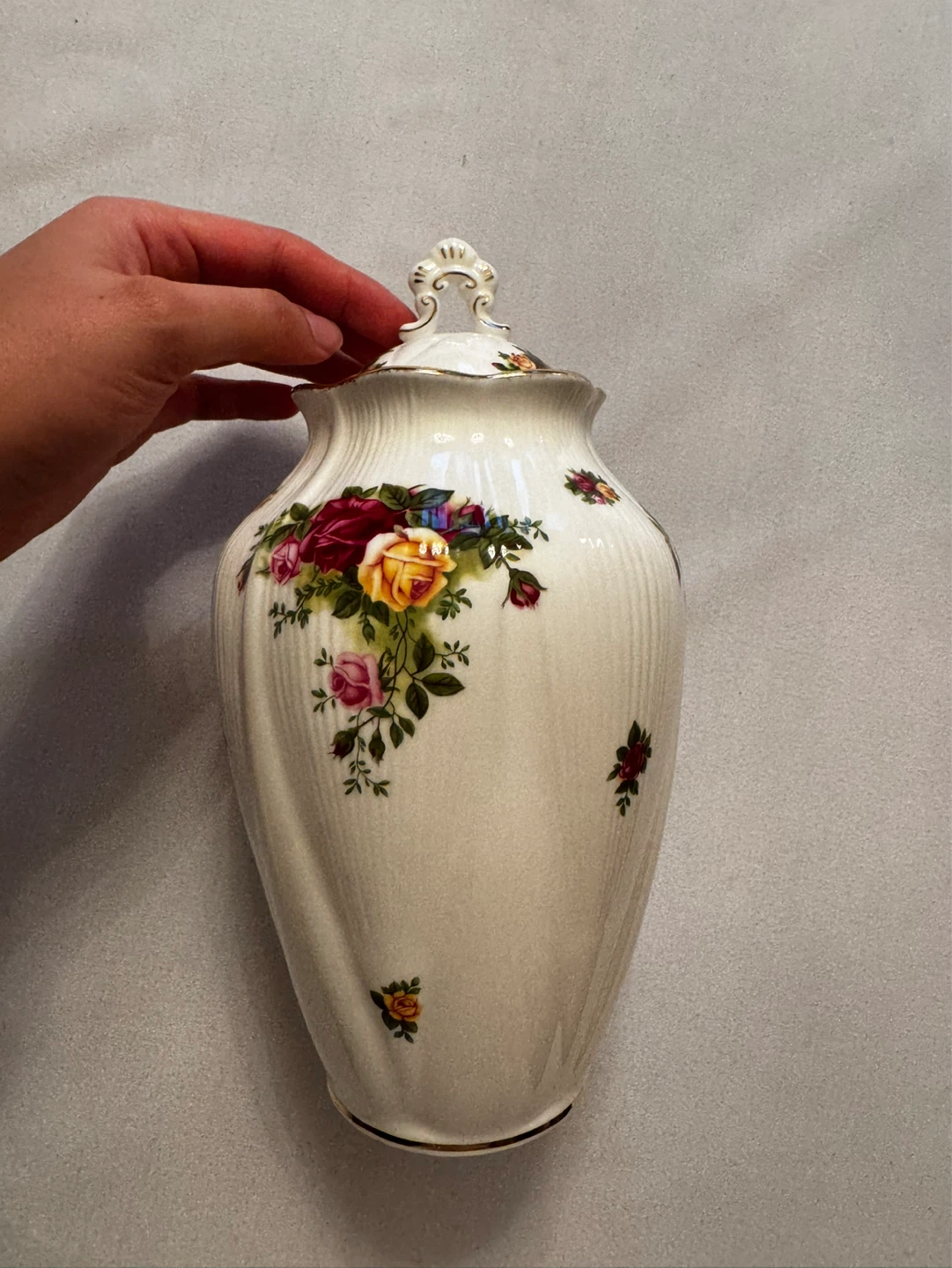 1962 Royal Albert Old Country Roses Bone China - photo 5