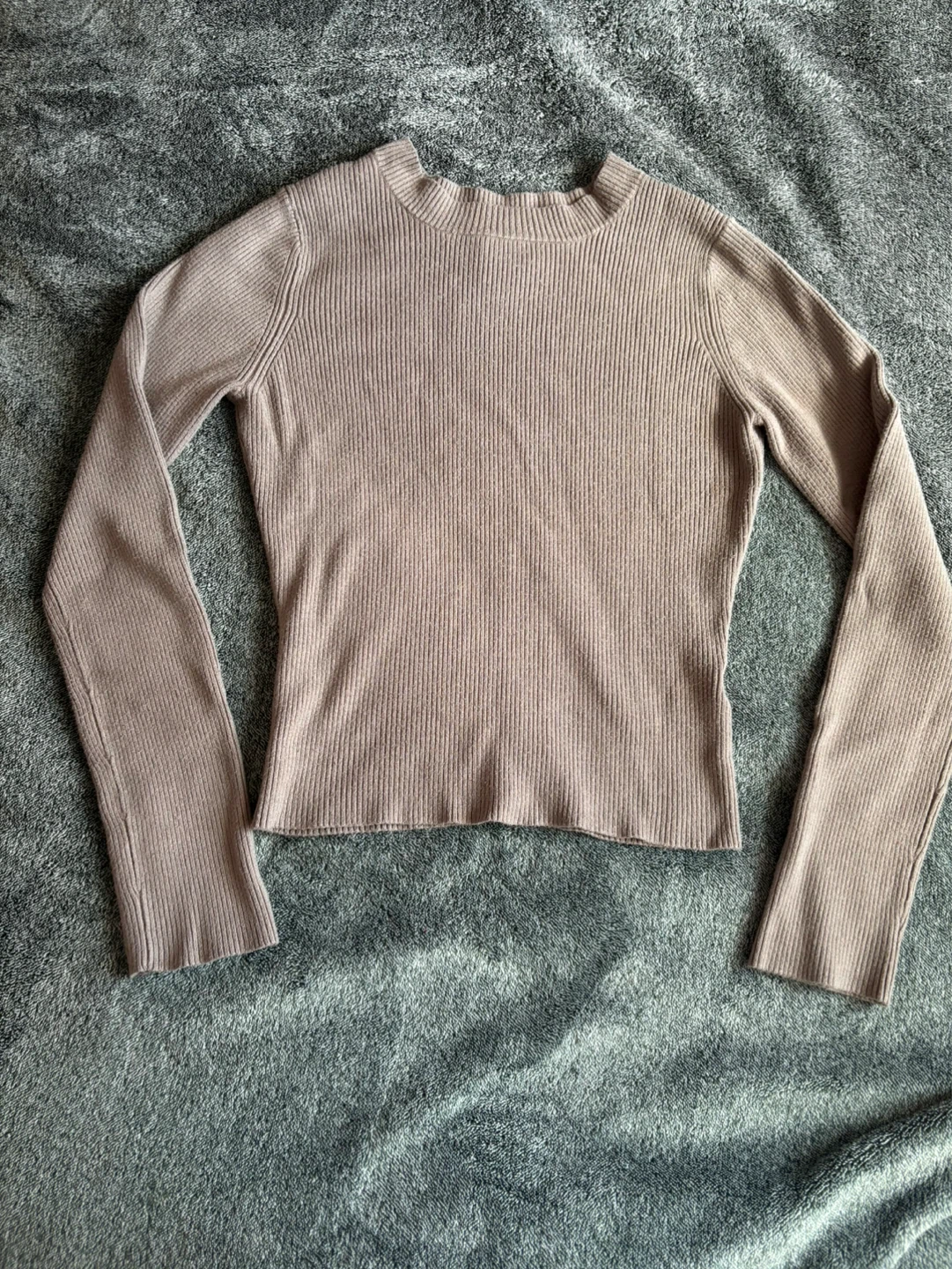 Grey long sleeve (homestretch feel) dressy casual