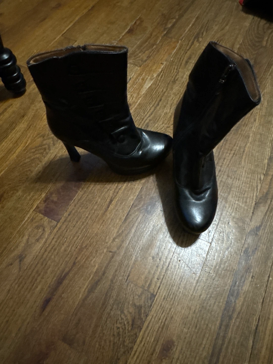 8.5 Black Leather Heeled Ankle Boots - photo 2
