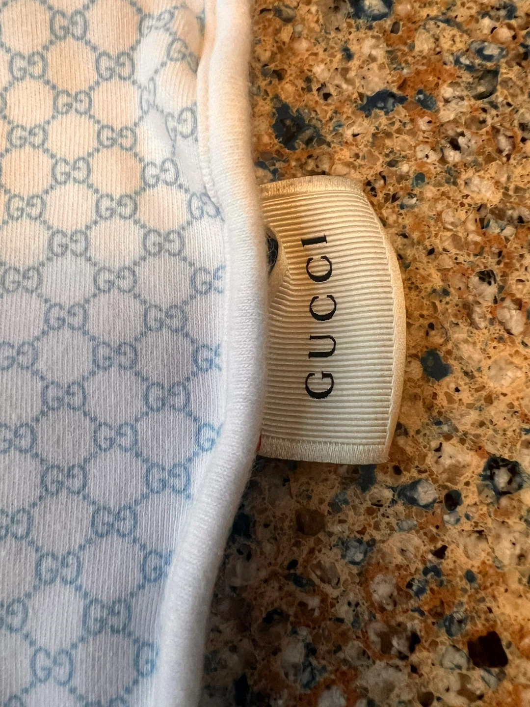 Original and authentic Gucci Baby Bib - photo 2