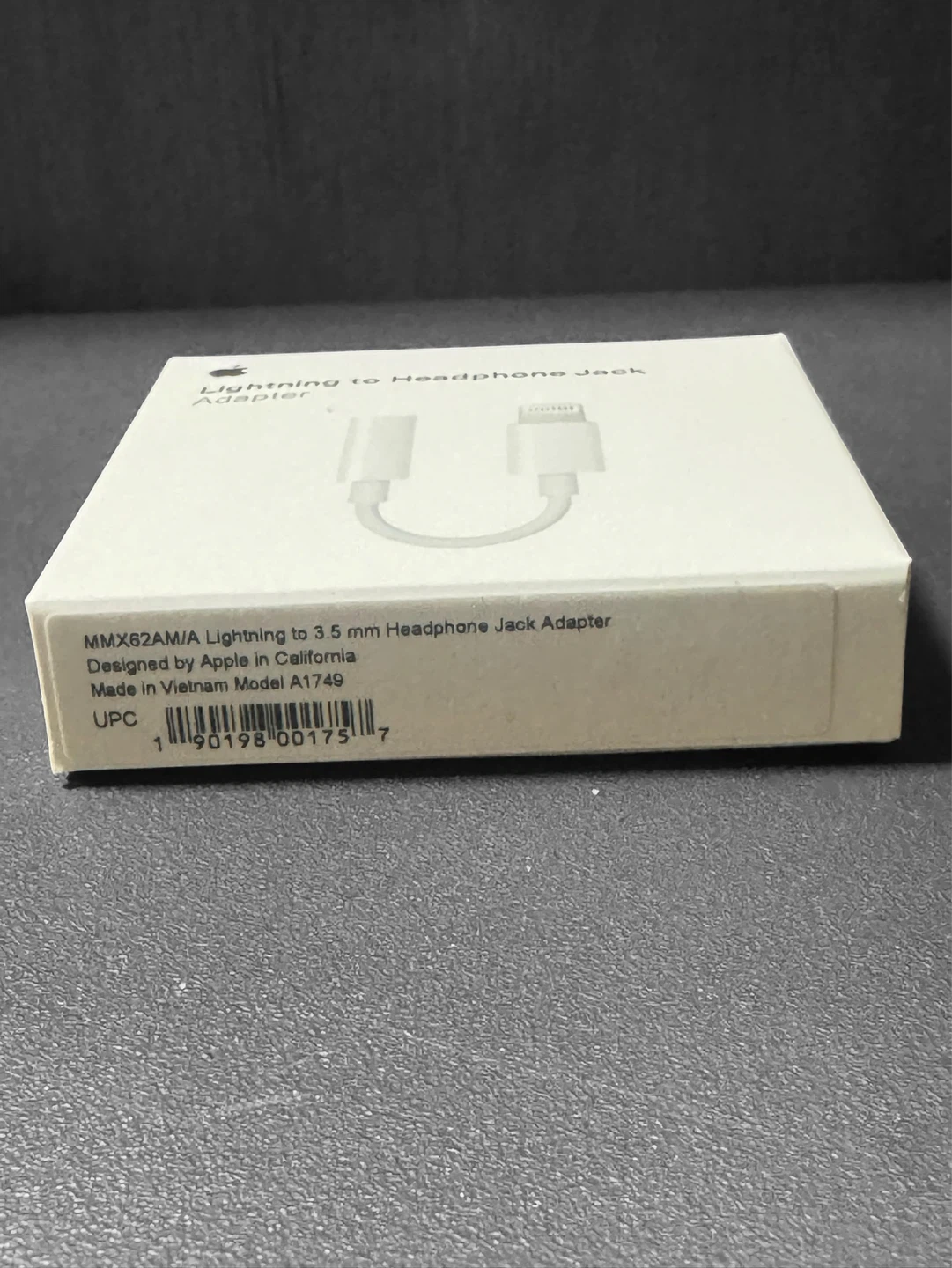 Apple Lightning to 3.5 mm Headphone Jack Adapter - photo 3