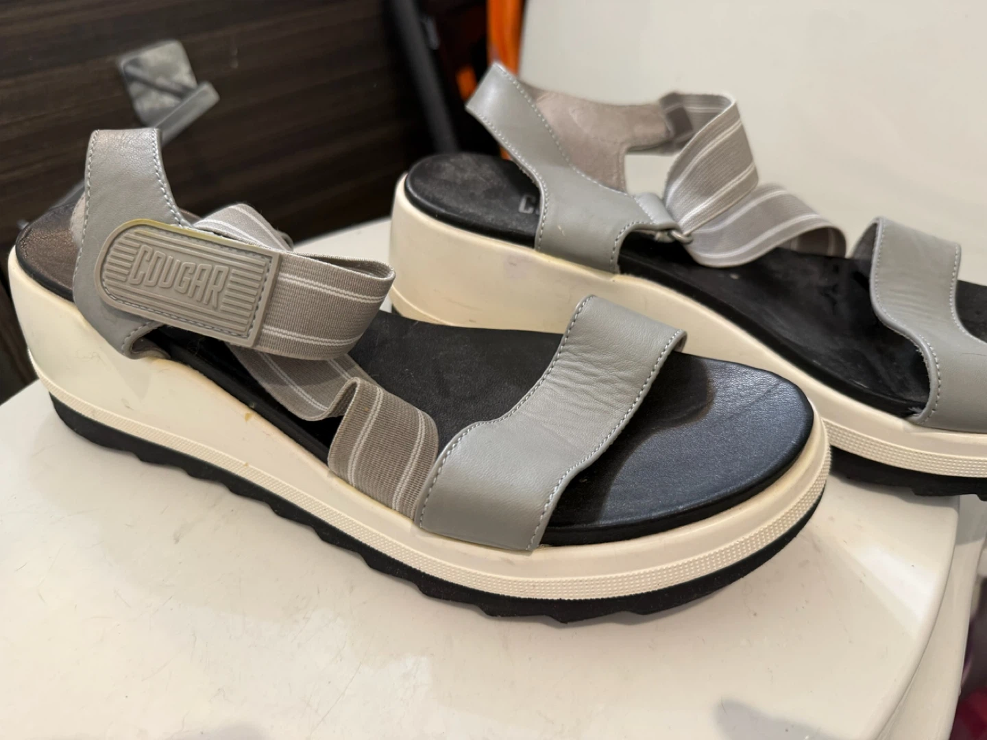 Cougar Women's Grey Wedge Sandals Size 11m - photo 2