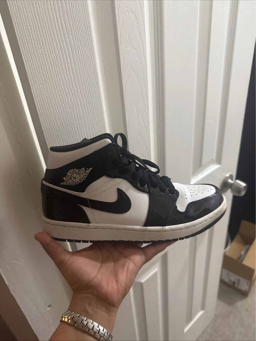 Air Jordan 1 Mid Black White Sneakers