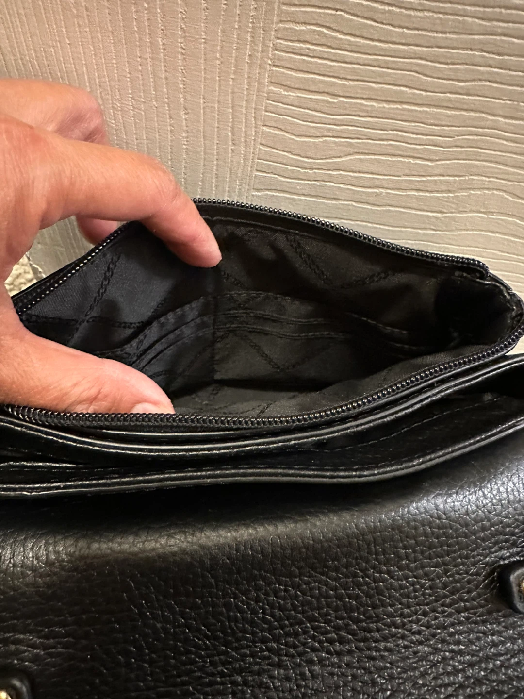 Michael Kors Black Leather Wallet/Clutch - photo 5