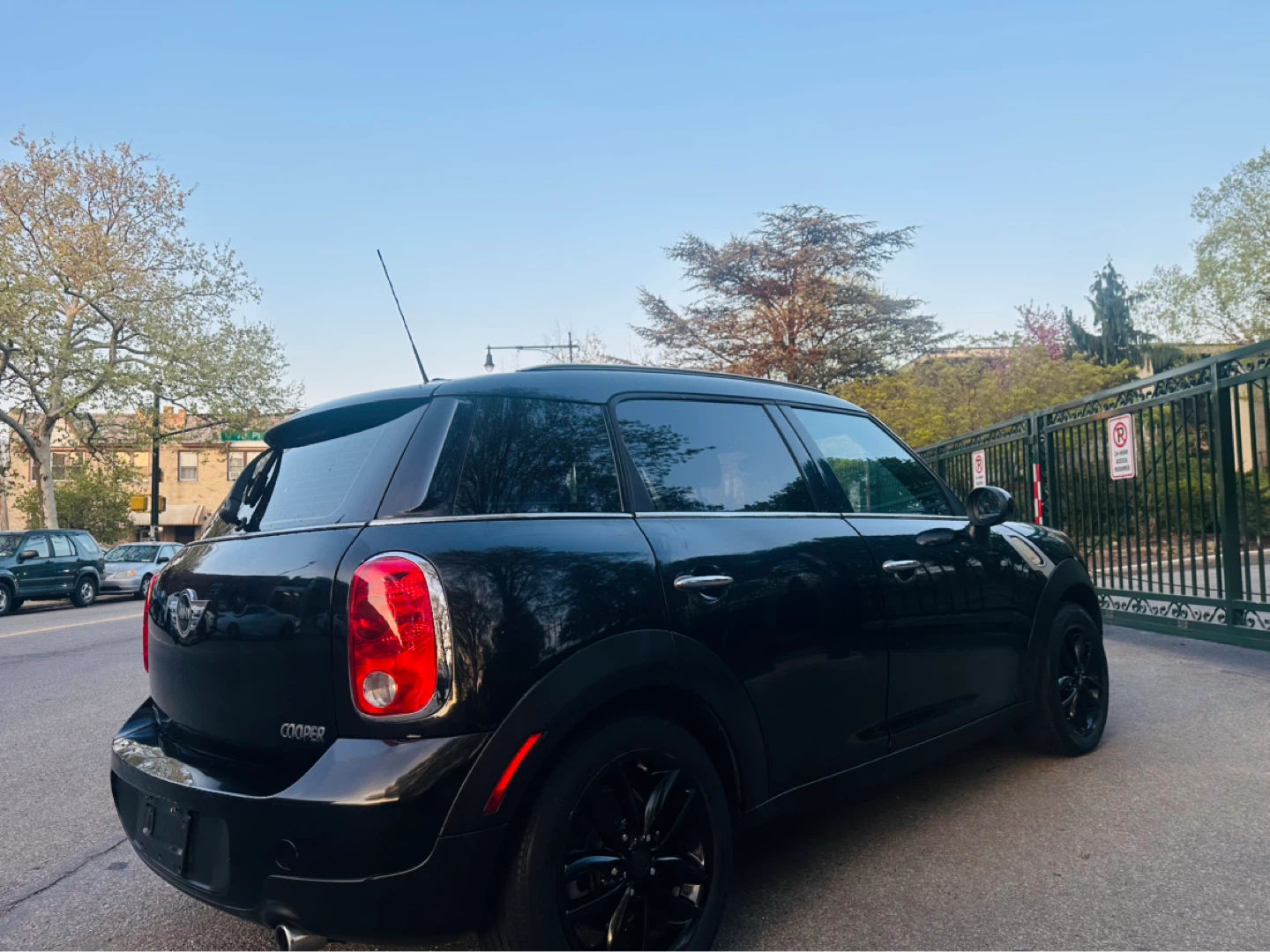 2012 Black Mini Cooper Countryman - photo 4