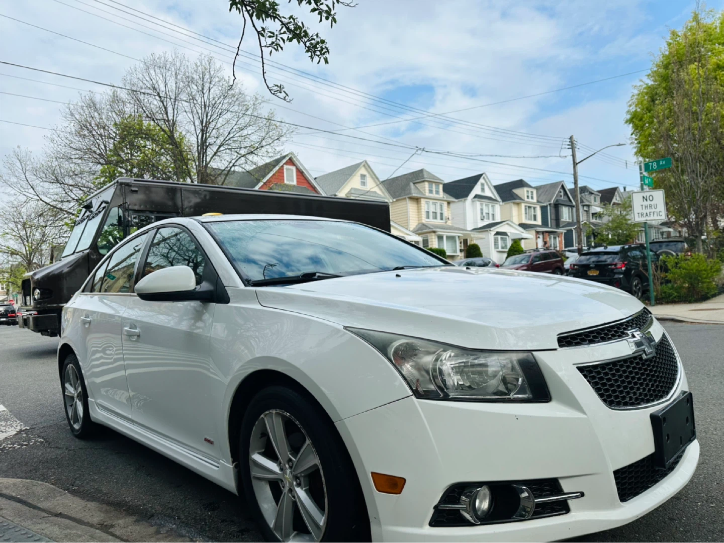 2014White Chevrolet Cruze LT Sedan - photo 2