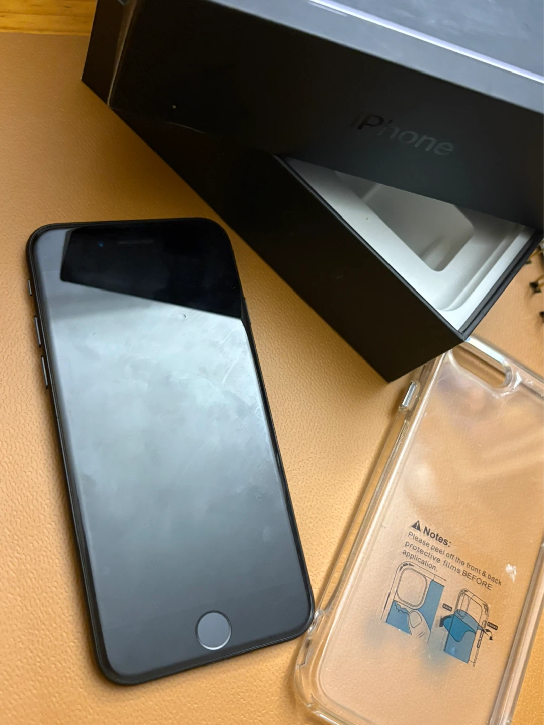 Apple iPhone 7 128GB battery life 100% + clear phone case