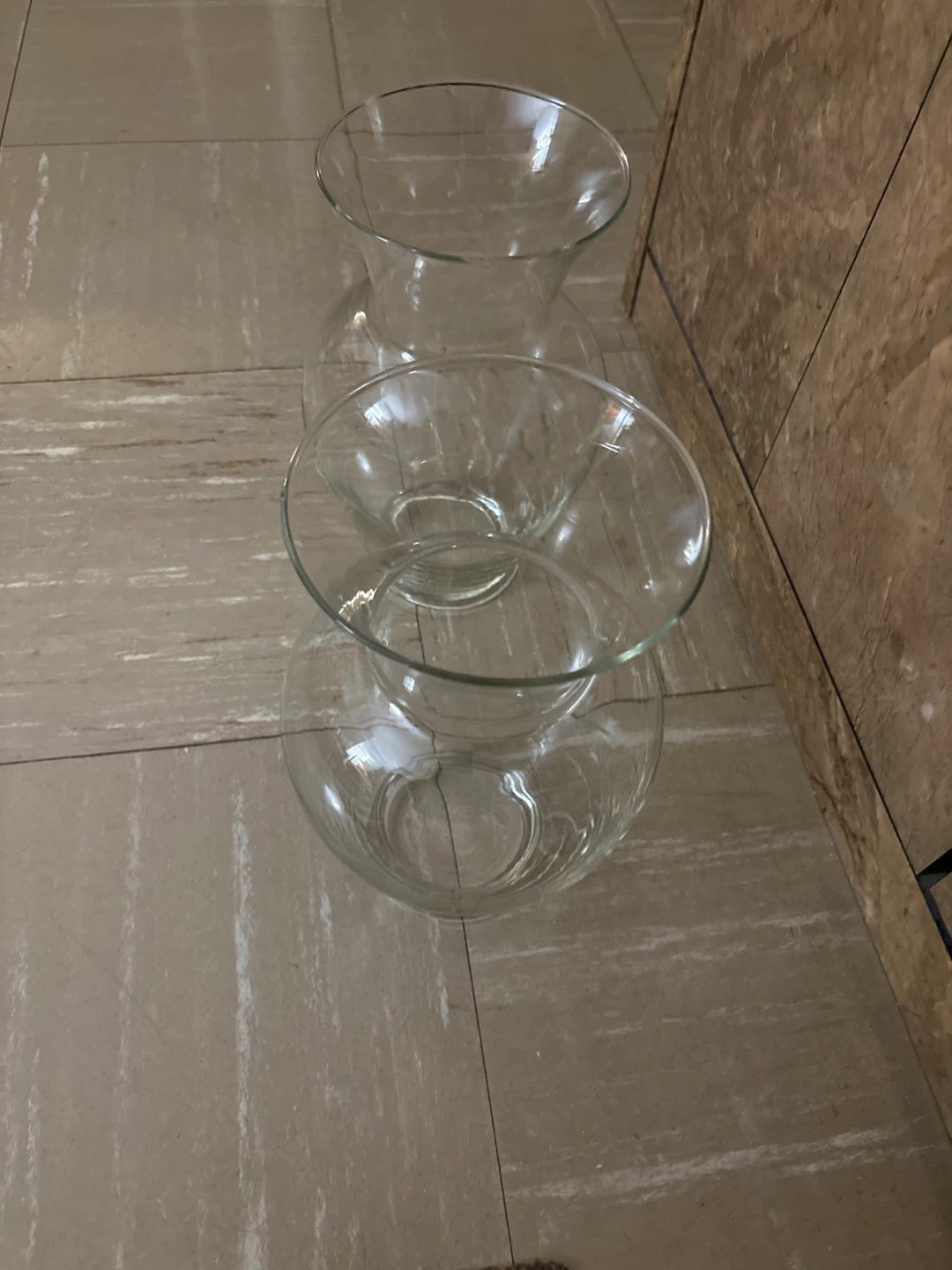 Set of 2 Clear Glass Vases - photo 2