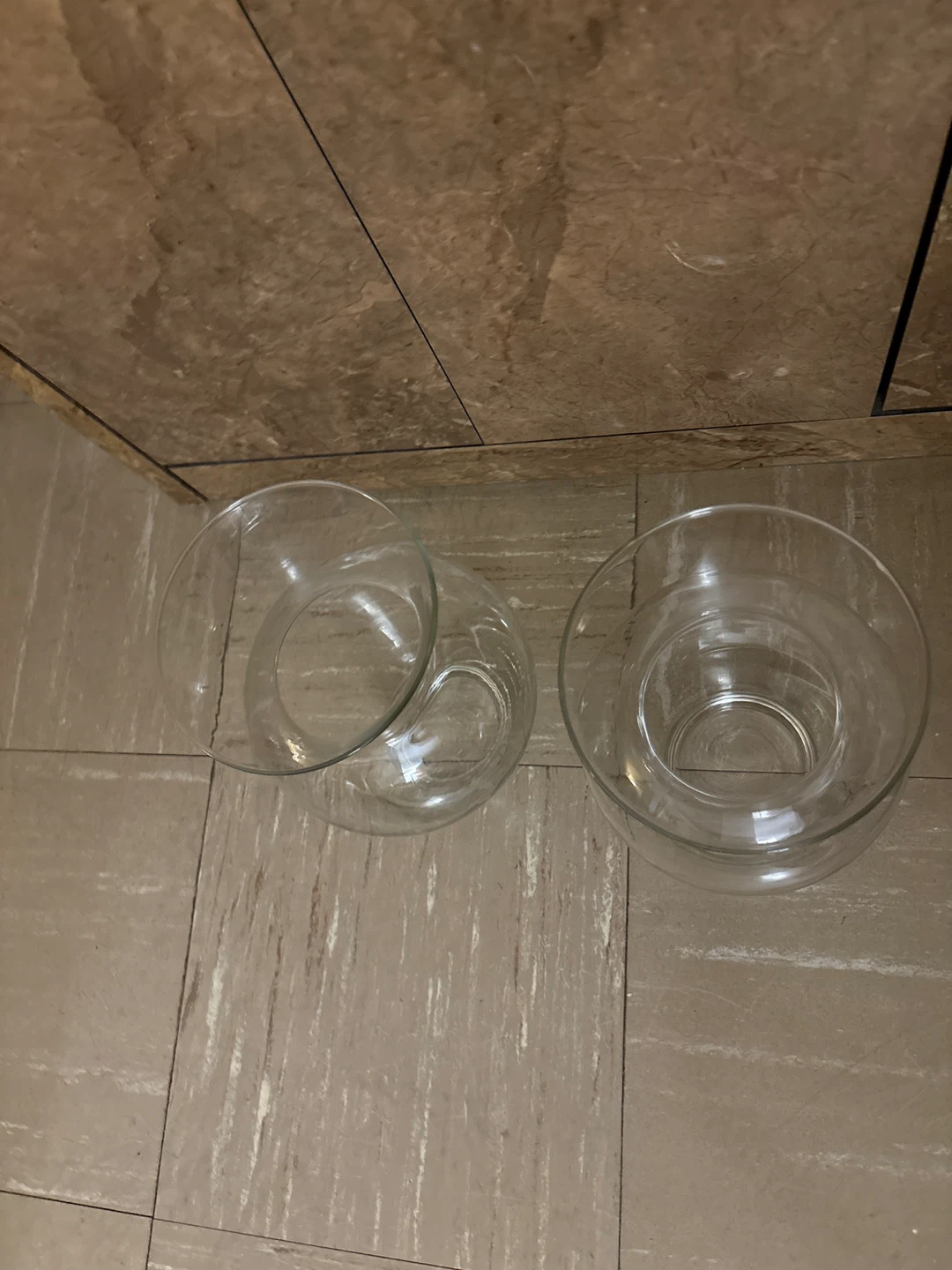 Set of 2 Clear Glass Vases