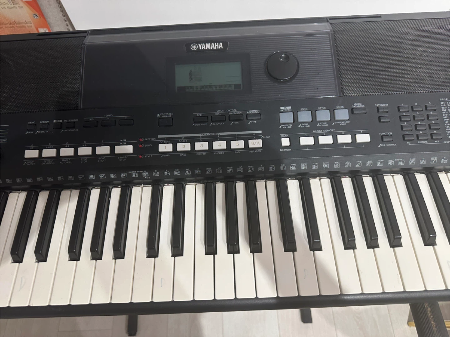 Yamaha Keyboard with Stand