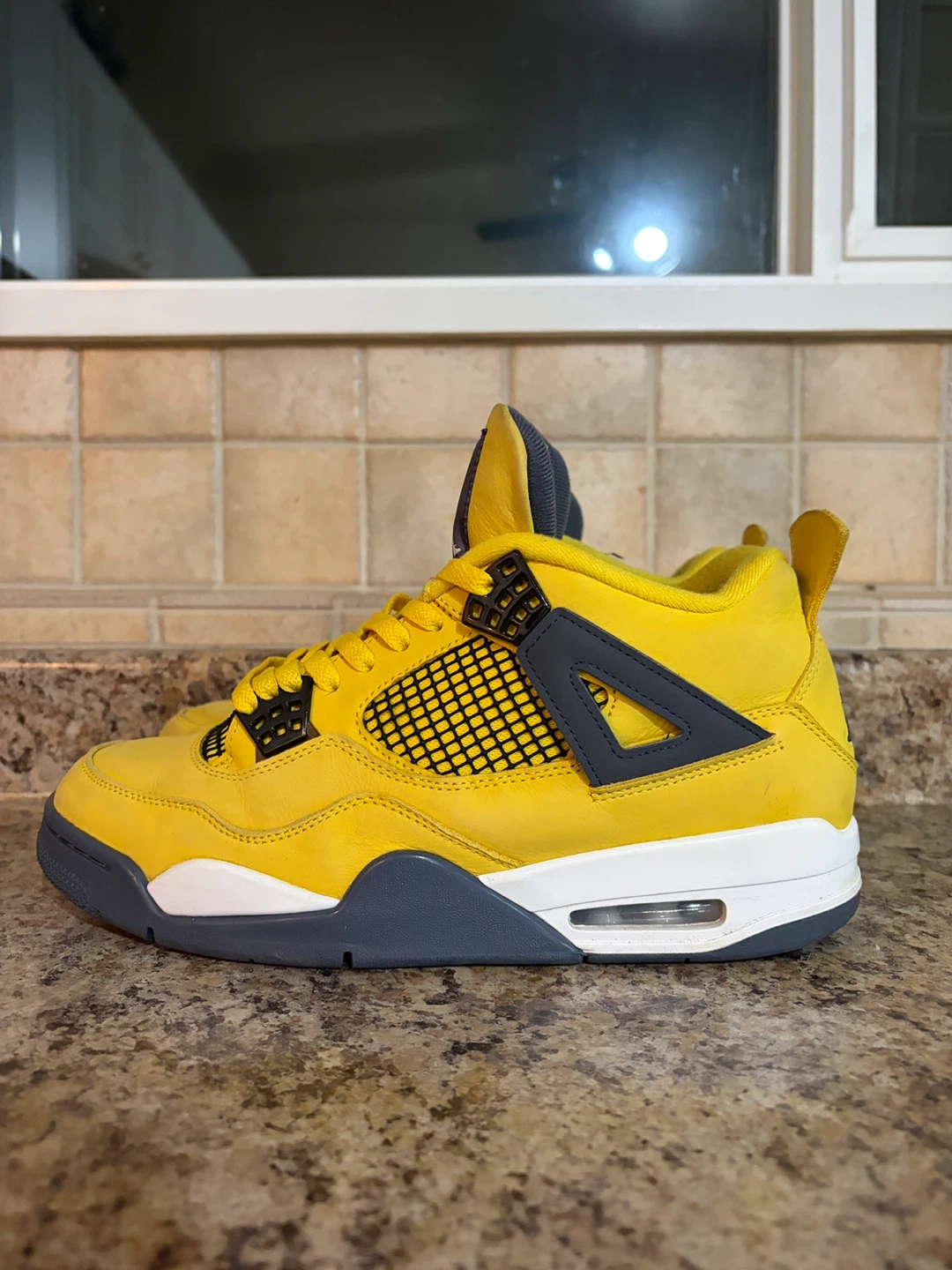 Air Jordan 4 Retro 'Lightning' (2021) - photo 3