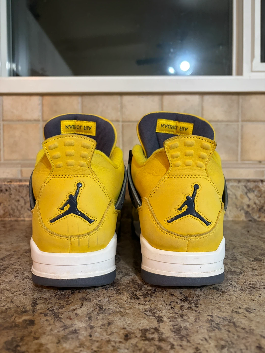 Air Jordan 4 Retro 'Lightning' (2021) - photo 2