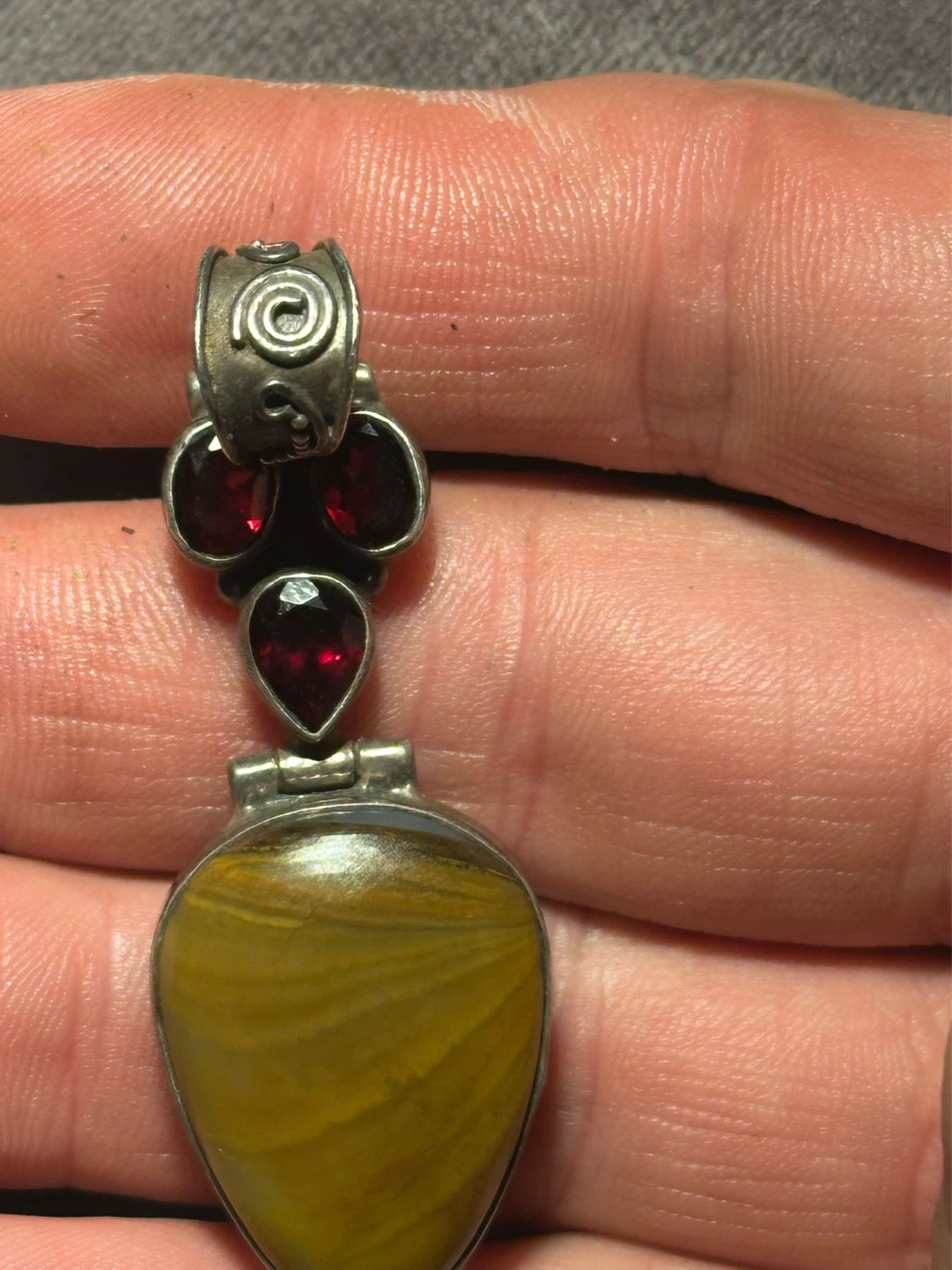 Mookite Jasper 925 Sterling Silver Pendant with Garnet - photo 2