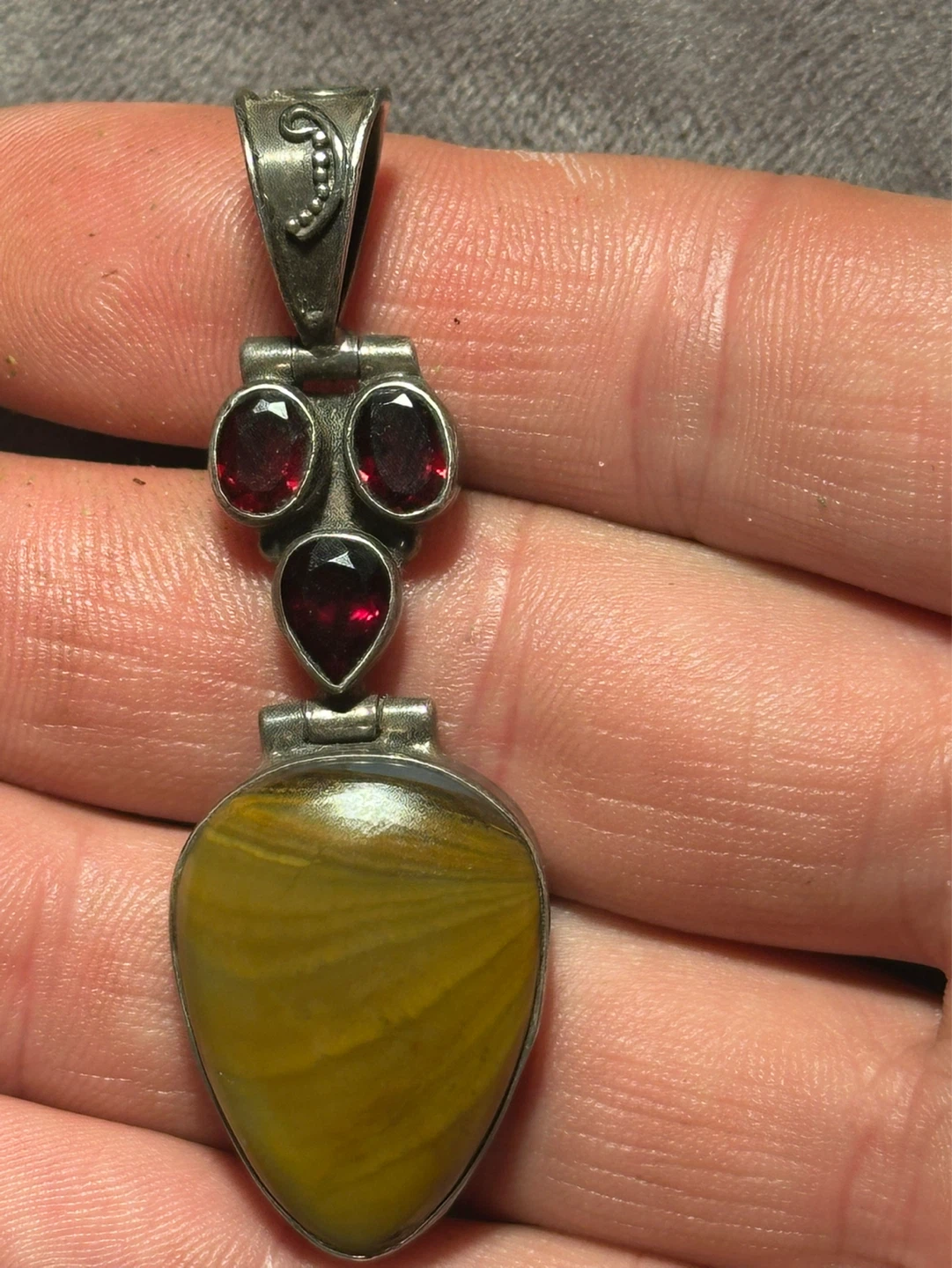 Mookite Jasper 925 Sterling Silver Pendant with Garnet