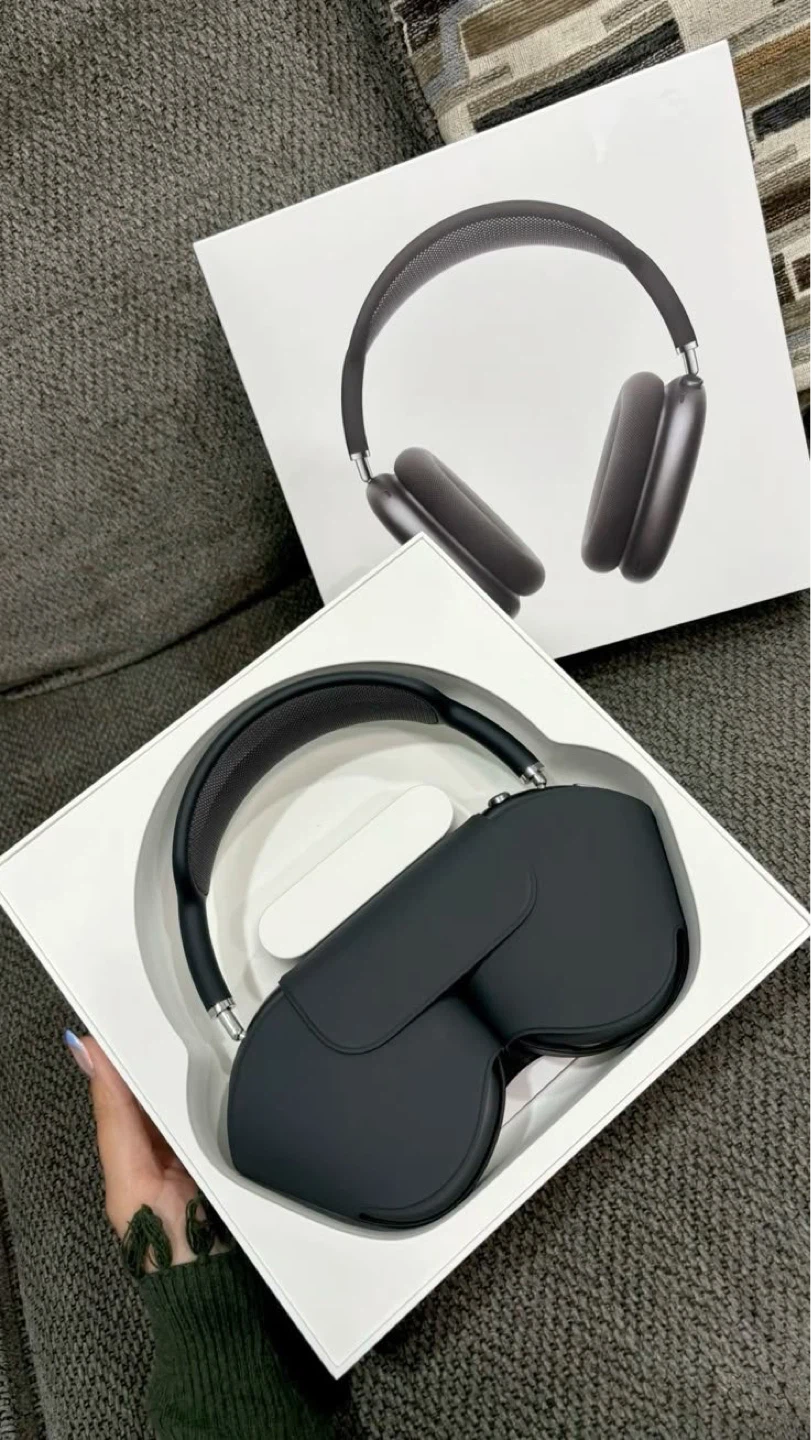 Apple Black AirPods Max Wireless Headphones