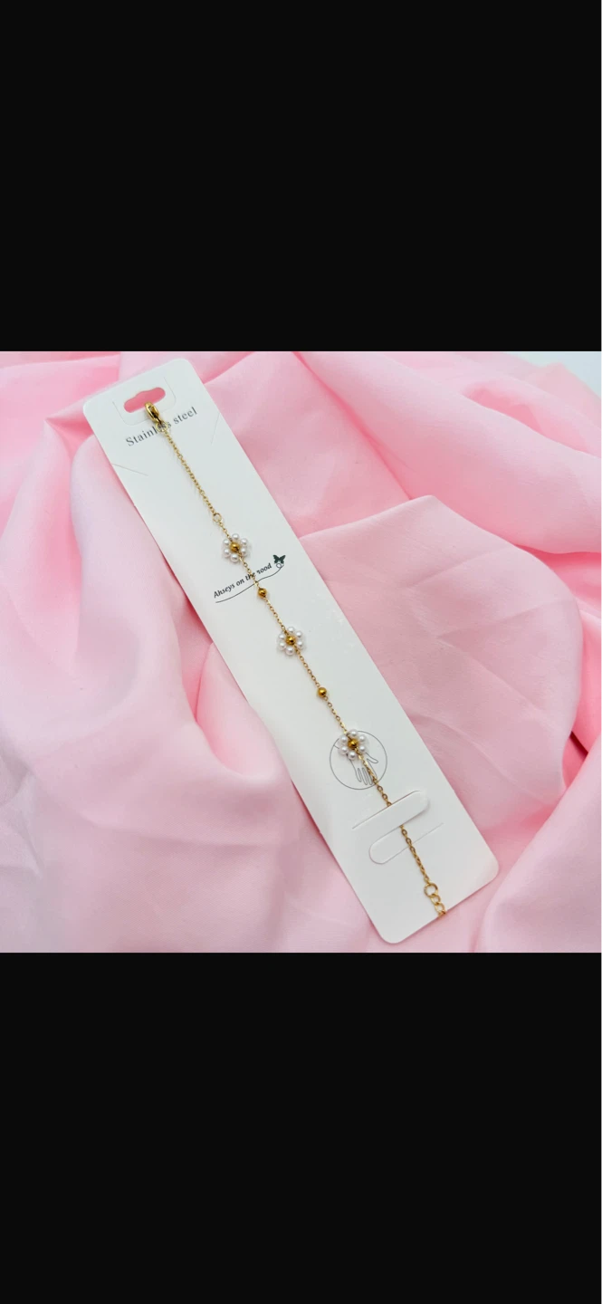 Gold Stainless Steel Bracelet with Daisy Charms
